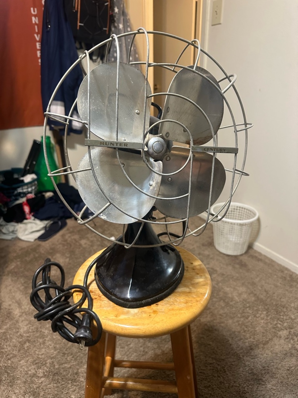 Vintage Hunter Zephair desk fan 1930s